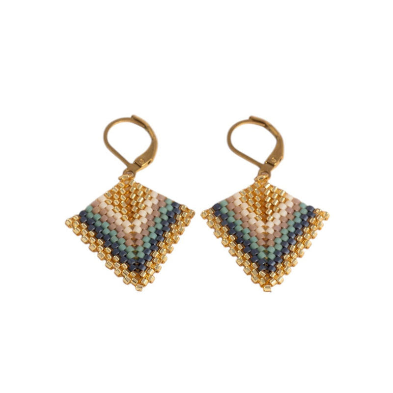 Aretes Ruanas