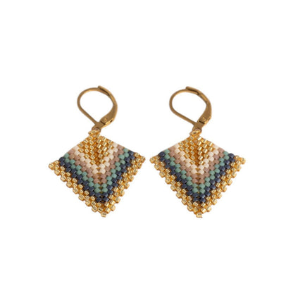 Aretes Ruanas